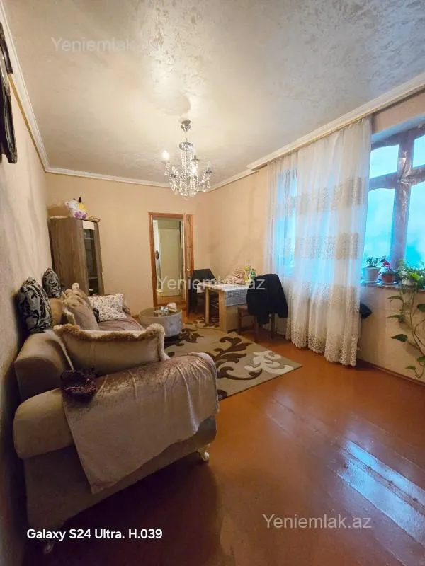 Satılır 2 otaqlı köhnə tikili 65 m²
