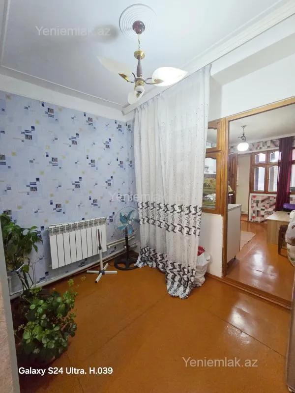 Satılır 2 otaqlı köhnə tikili 65 m²