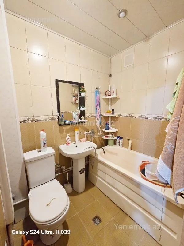 Satılır 2 otaqlı köhnə tikili 65 m²