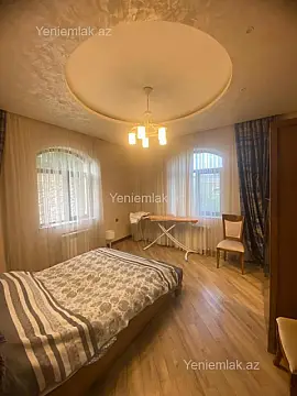 Satılır 5 otaqlı həyət evi 300 m²