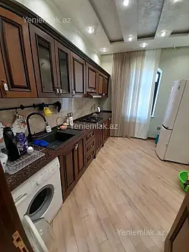 Satılır 5 otaqlı həyət evi 300 m²