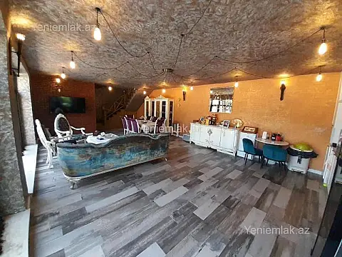 Satılır 5 otaqlı həyət evi 300 m²