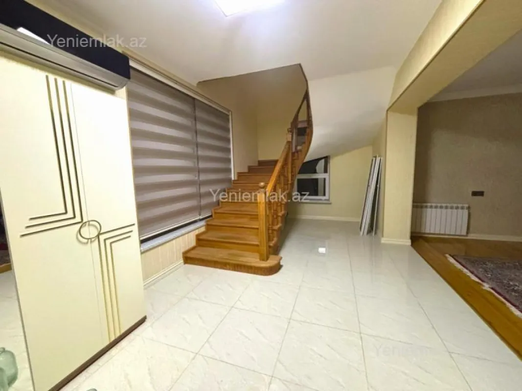 Satılır 7 otaqlı həyət evi 310 m²