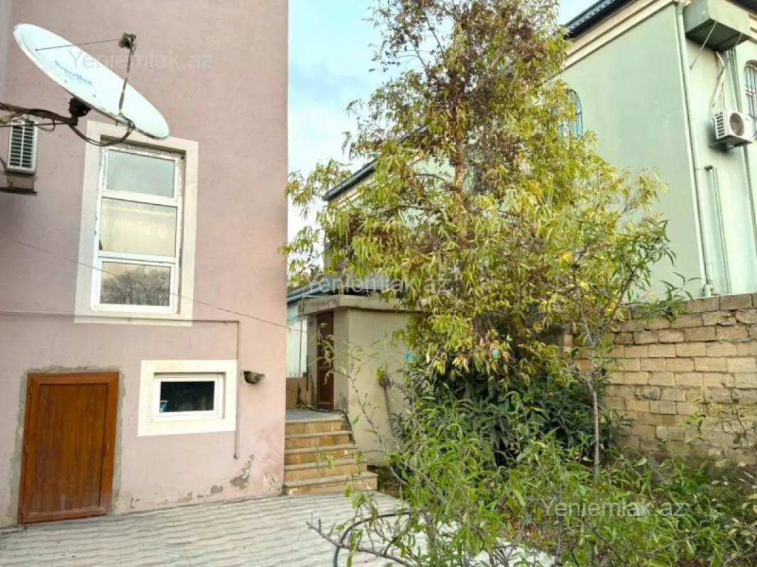 Satılır 7 otaqlı həyət evi 310 m²