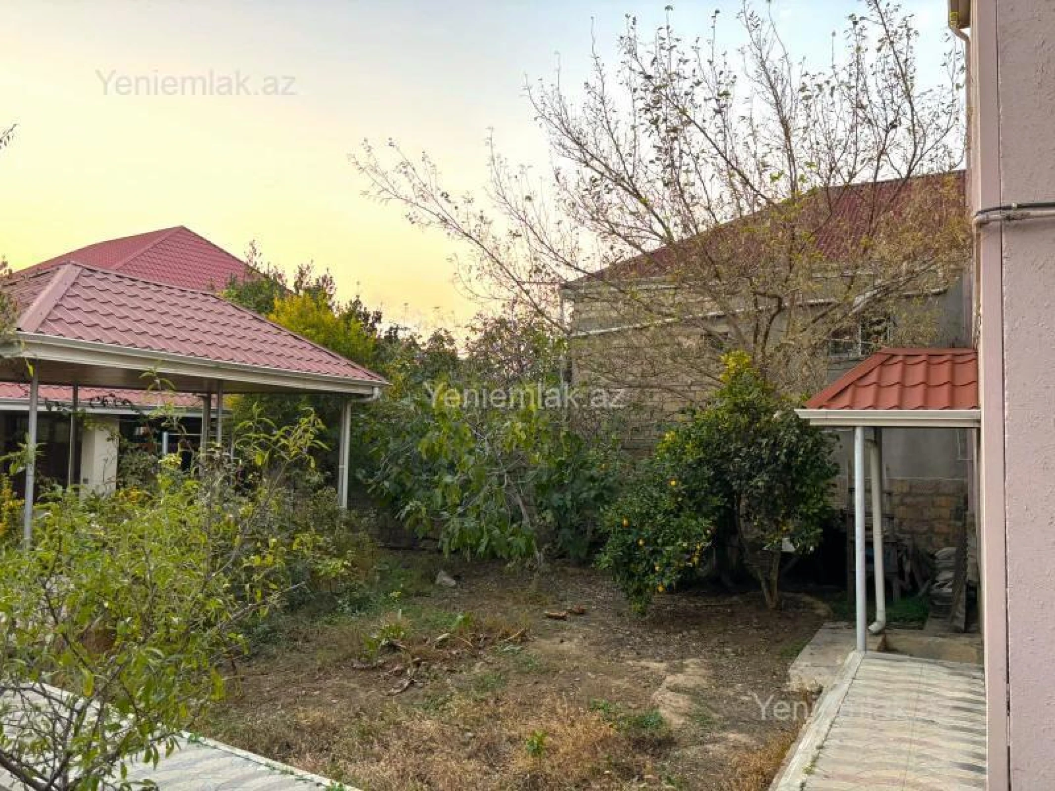 Satılır 7 otaqlı həyət evi 310 m²