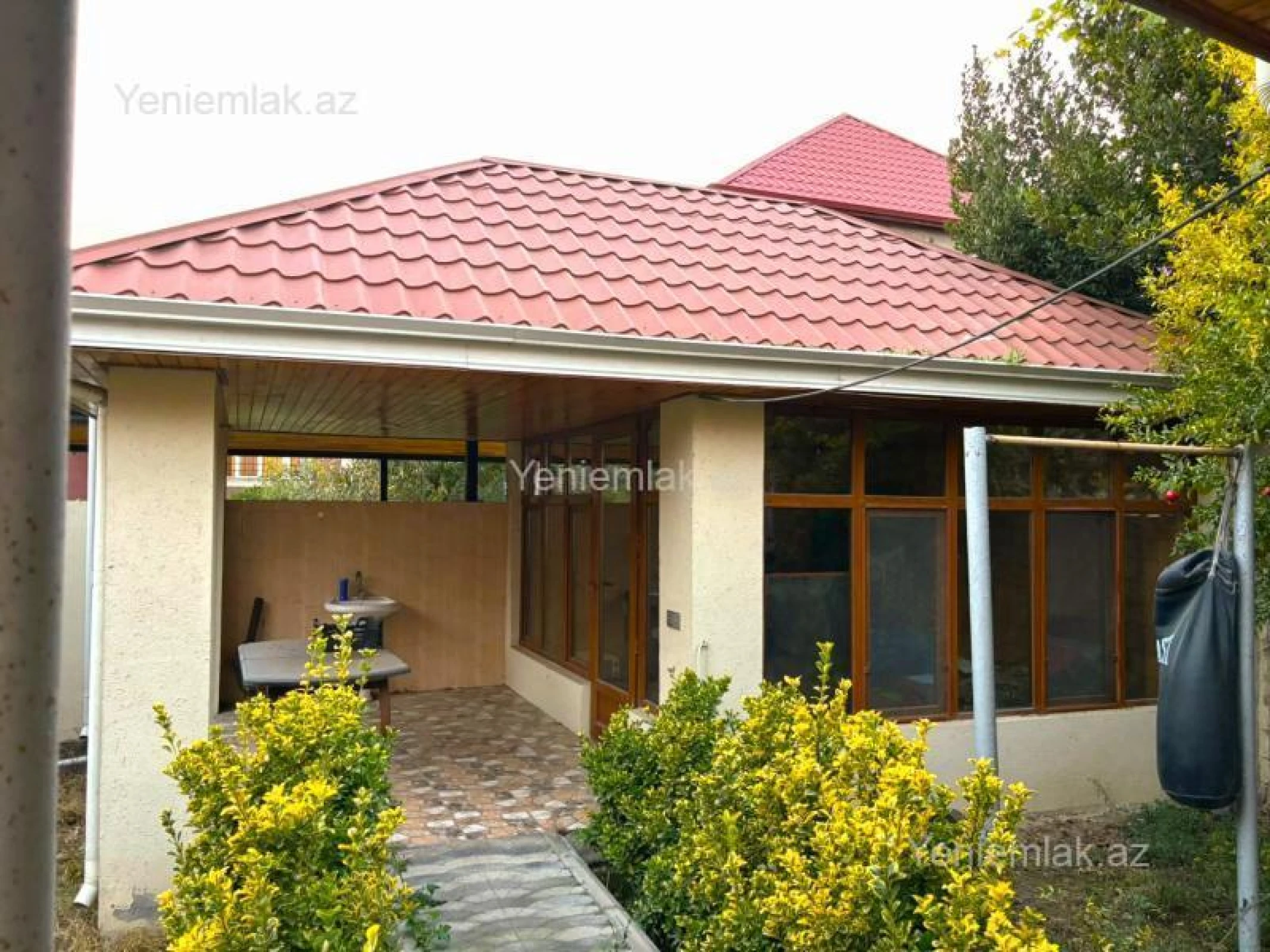 Satılır 7 otaqlı həyət evi 310 m²