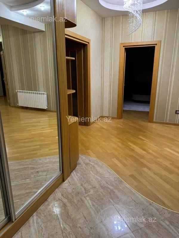 Satılır 4 otaqlı yeni tikili 209 m²