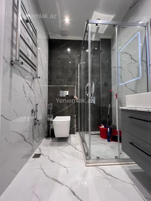 Satılır 2 otaqlı yeni tikili 60 m²