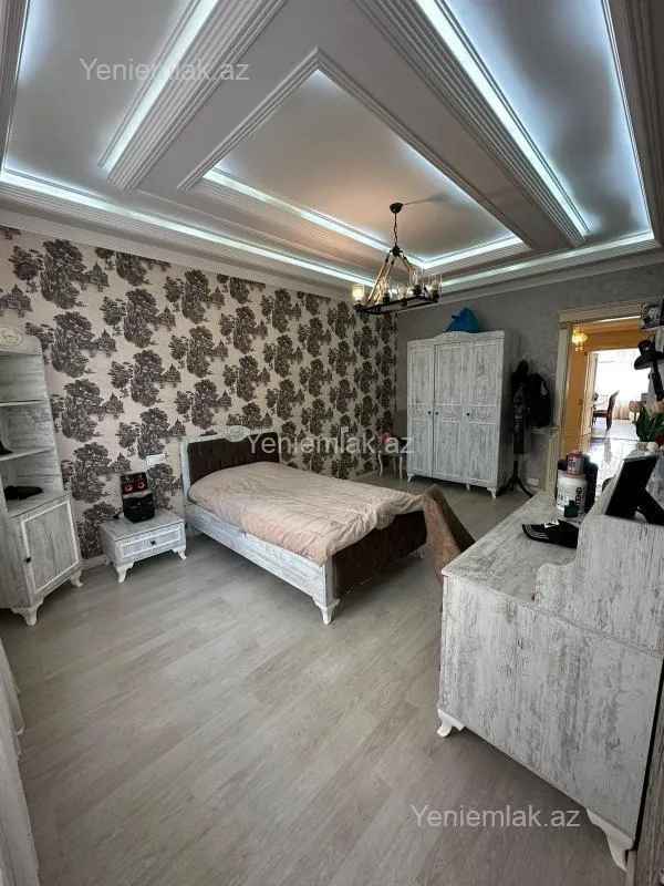 Satılır 5 otaqlı yeni tikili 250 m²