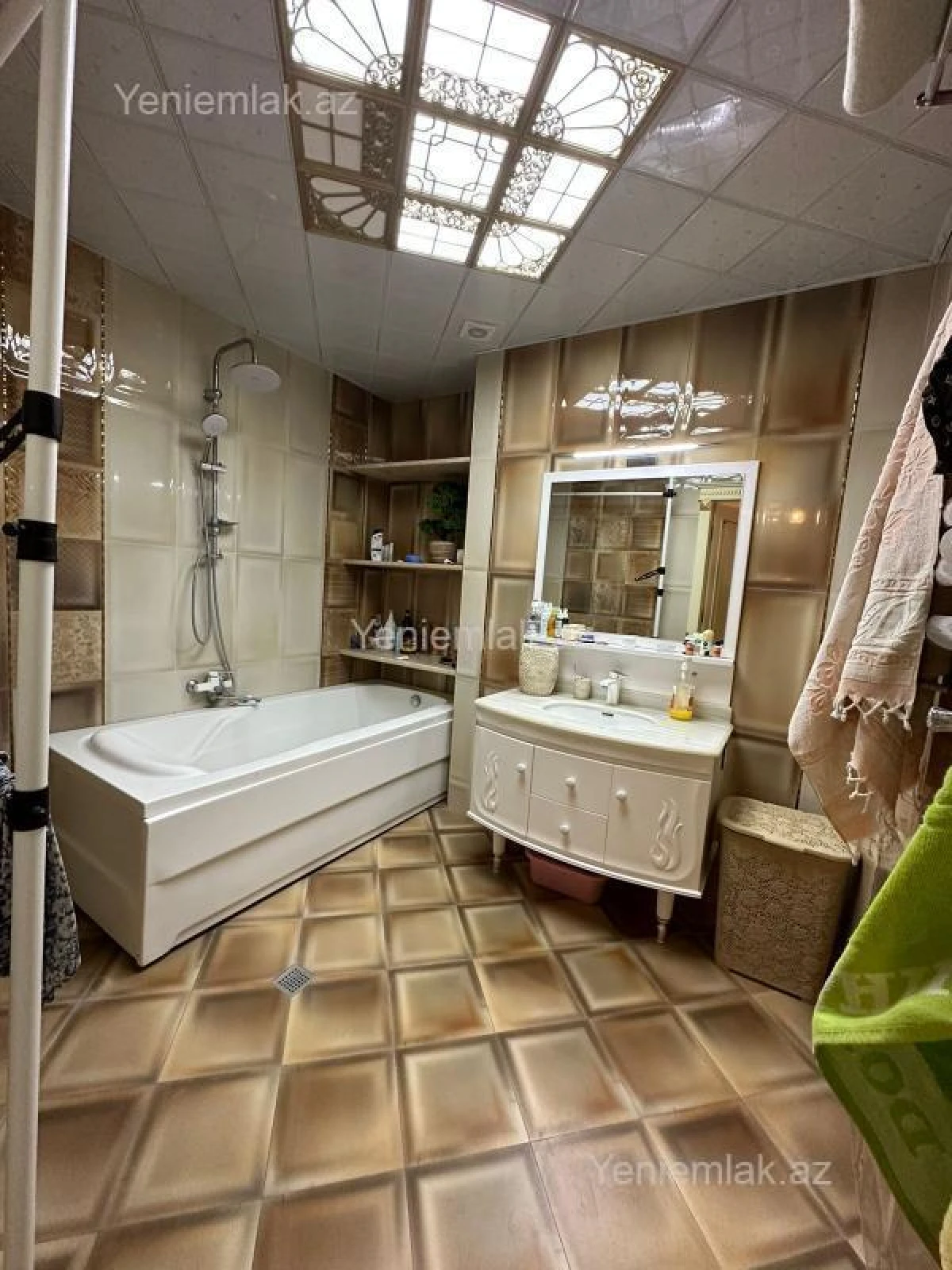 Satılır 5 otaqlı yeni tikili 250 m²