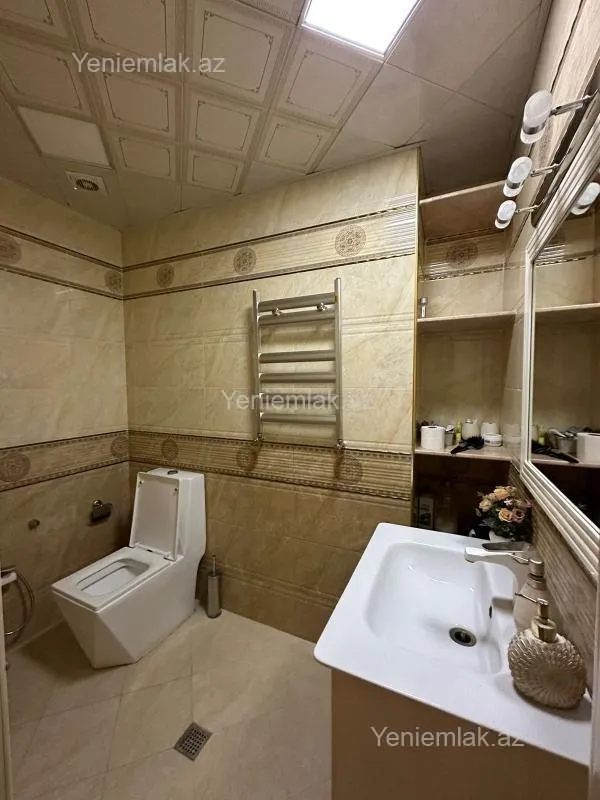 Satılır 5 otaqlı yeni tikili 250 m²