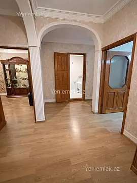 Satılır 3 otaqlı köhnə tikili 80 m²