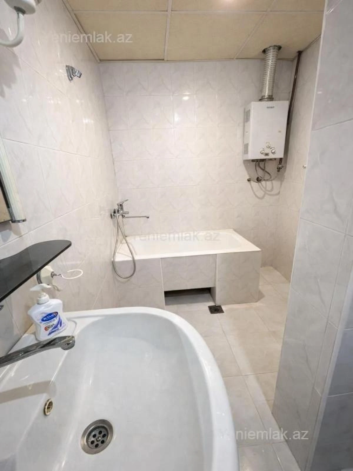 Satılır 3 otaqlı köhnə tikili 80 m²