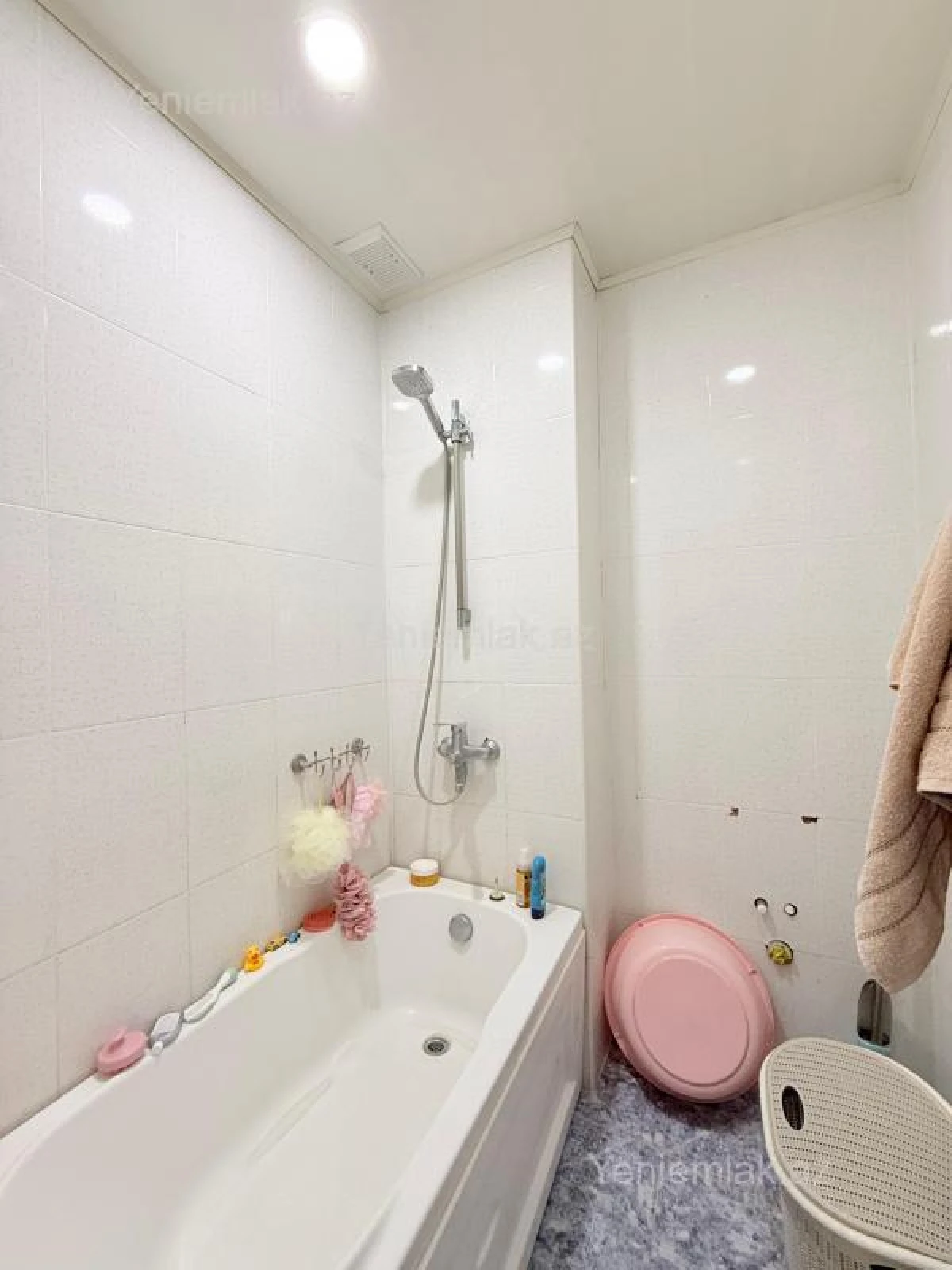 Satılır 3 otaqlı yeni tikili 85 m²