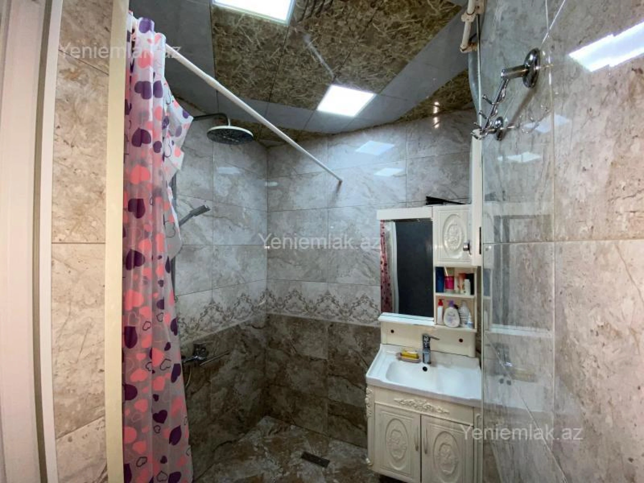 Satılır 5 otaqlı köhnə tikili 100 m²