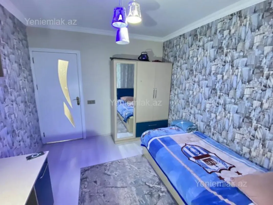 Satılır 5 otaqlı köhnə tikili 100 m²