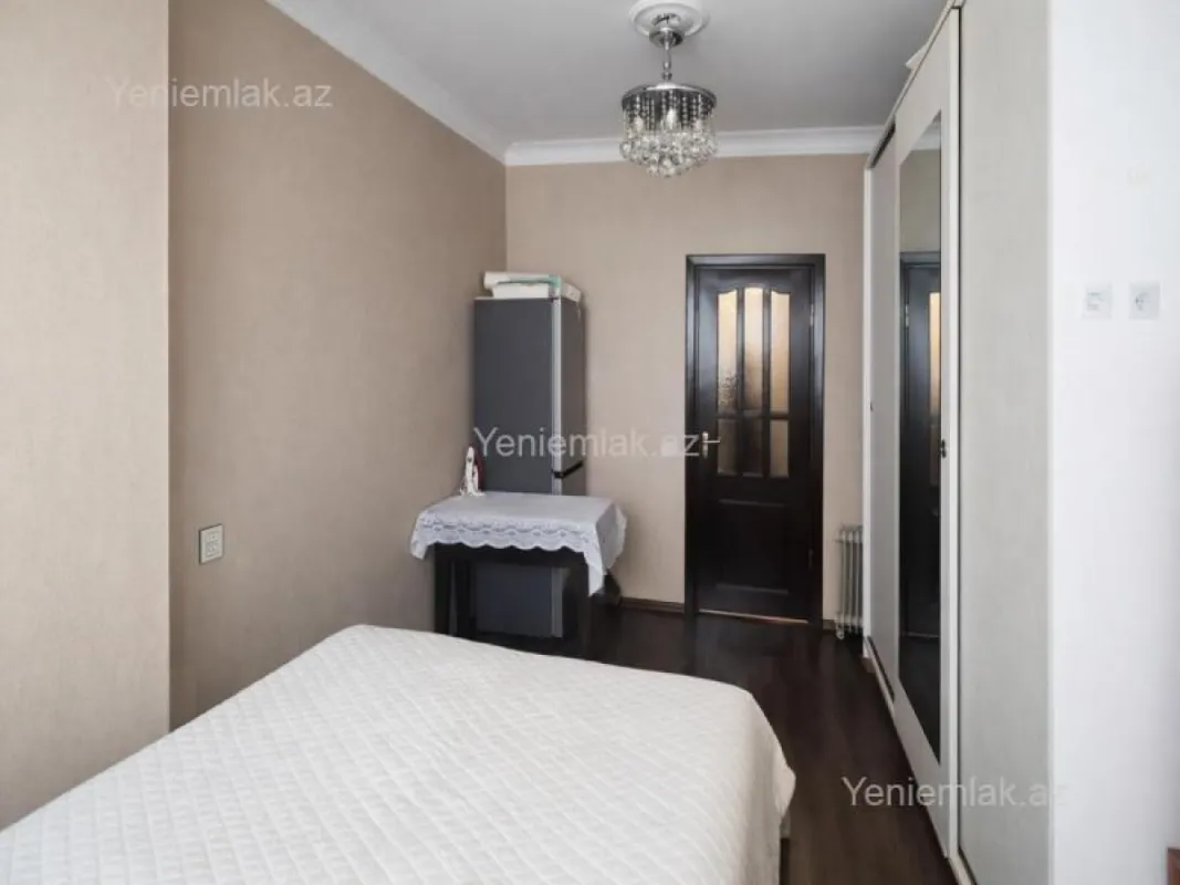 Satılır 3 otaqlı köhnə tikili 80 m²