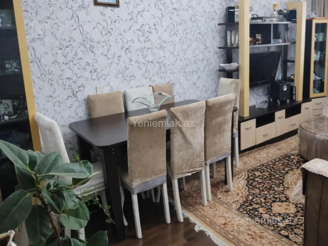 Satılır 3 otaqlı köhnə tikili 80 m²