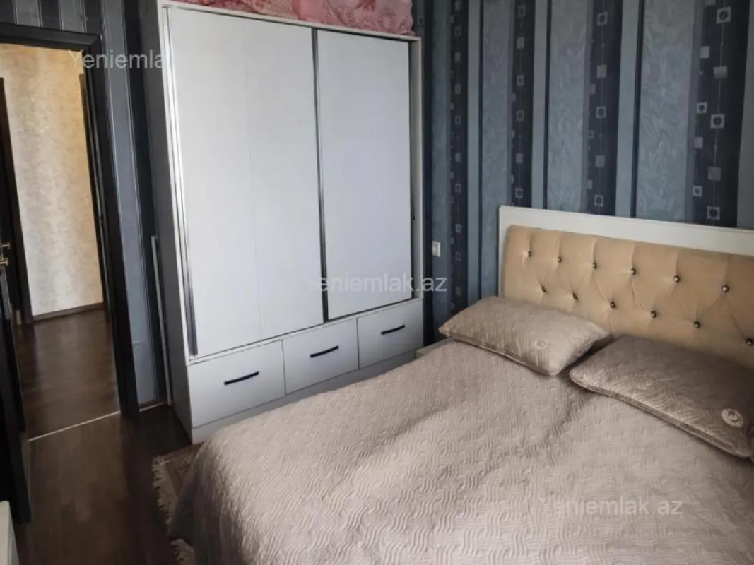 Satılır 3 otaqlı köhnə tikili 80 m²