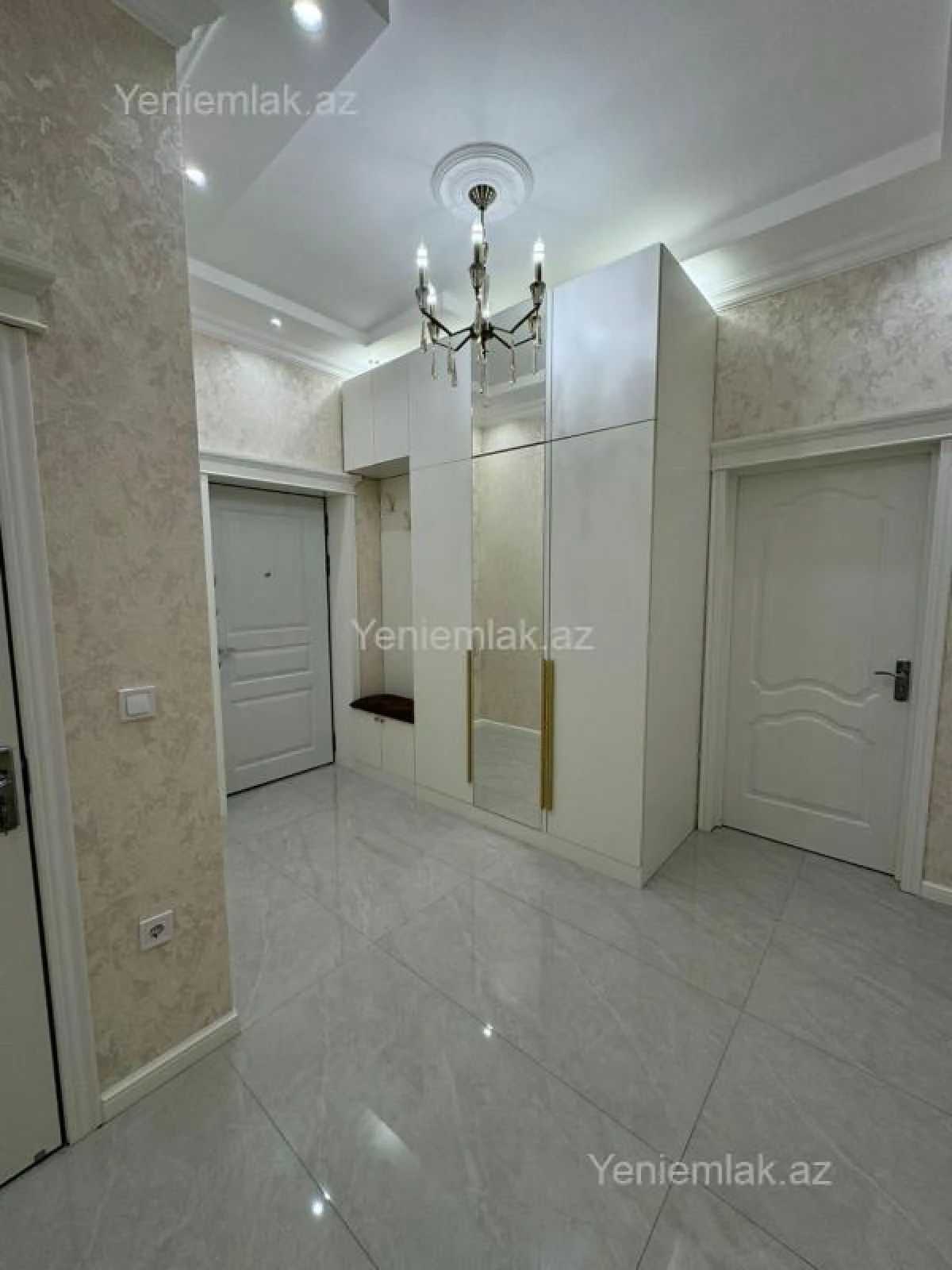 Satılır 2 otaqlı yeni tikili 83 m²