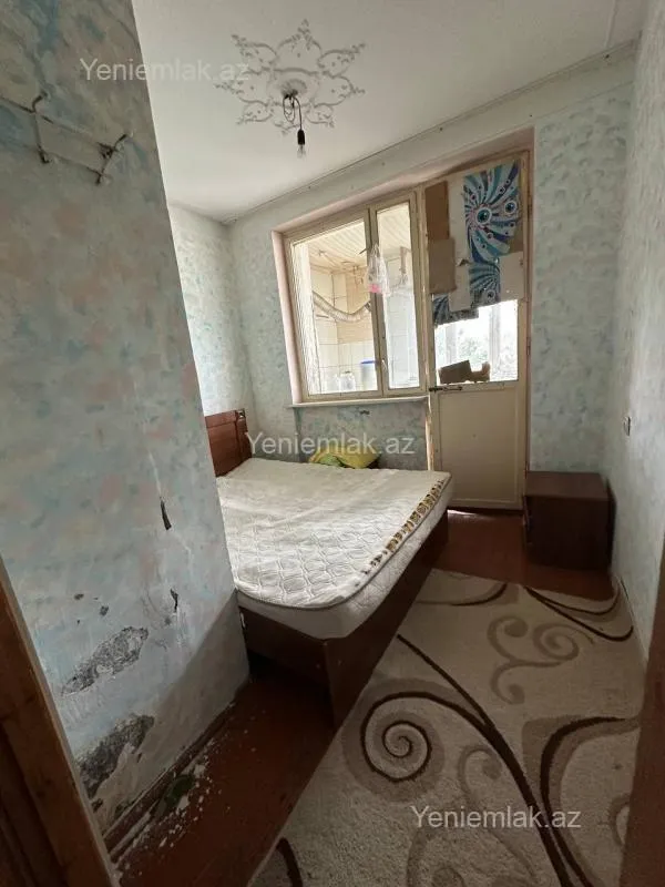 Satılır 1 otaqlı köhnə tikili 42 m²