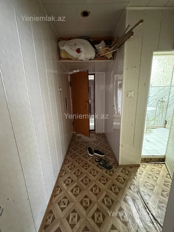 Satılır 1 otaqlı köhnə tikili 42 m²