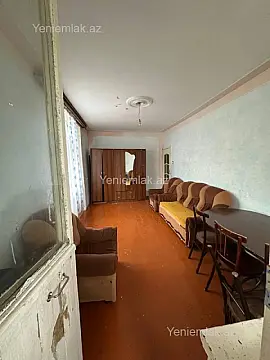 Satılır 1 otaqlı köhnə tikili 42 m²