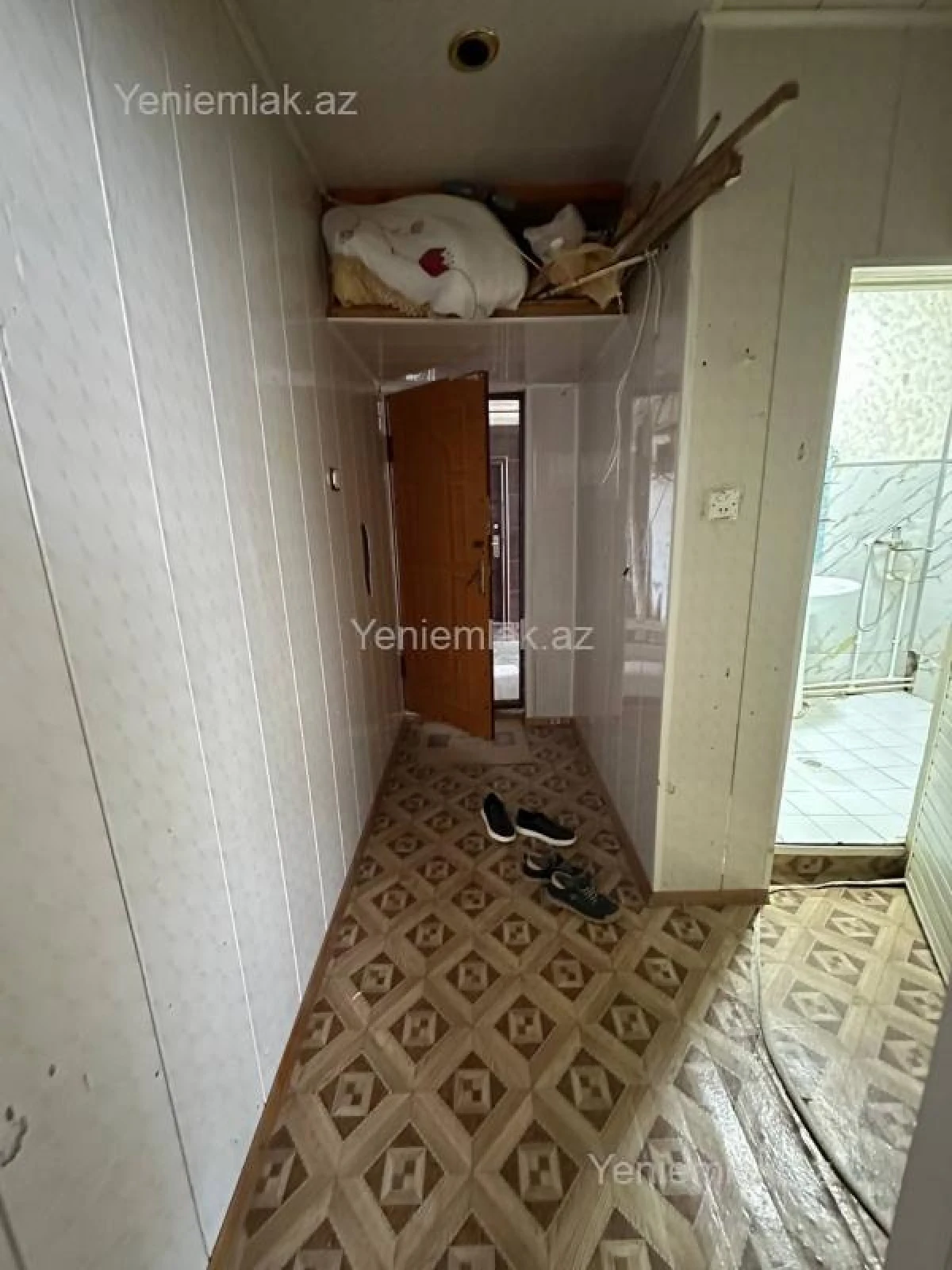 Satılır 1 otaqlı köhnə tikili 42 m²