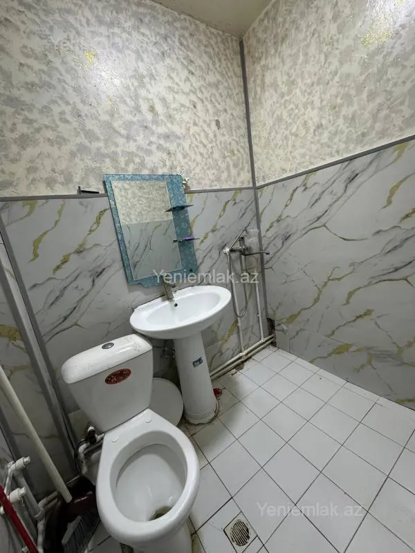 Satılır 1 otaqlı köhnə tikili 42 m²