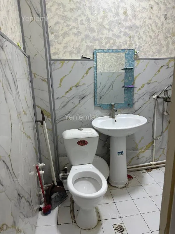 Satılır 1 otaqlı köhnə tikili 42 m²