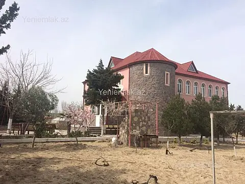 Satılır 7 otaqlı həyət evi 365 m²