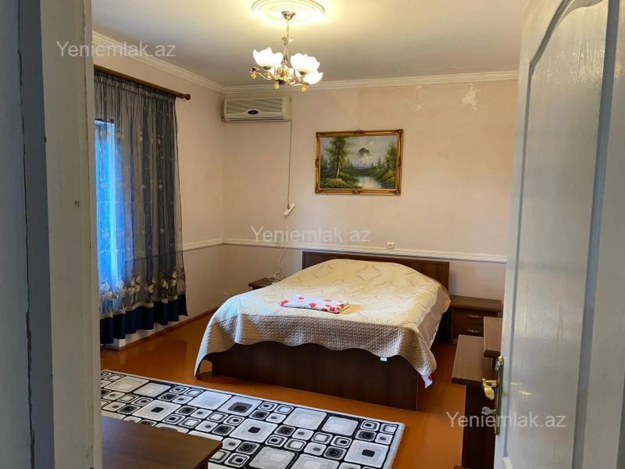 Satılır 7 otaqlı həyət evi 365 m²