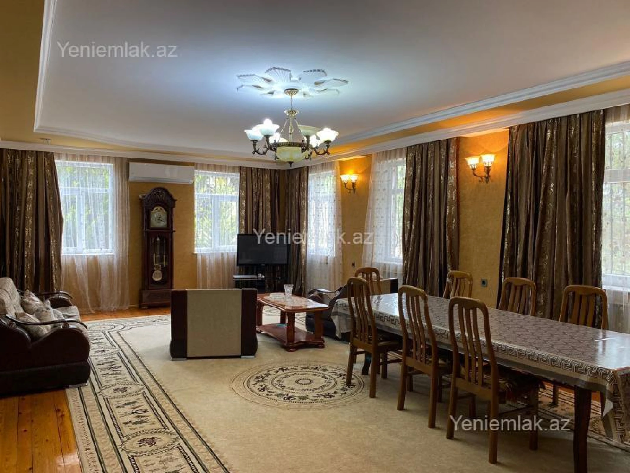 Satılır 7 otaqlı həyət evi 365 m²