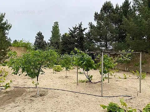 Satılır 7 otaqlı həyət evi 365 m²