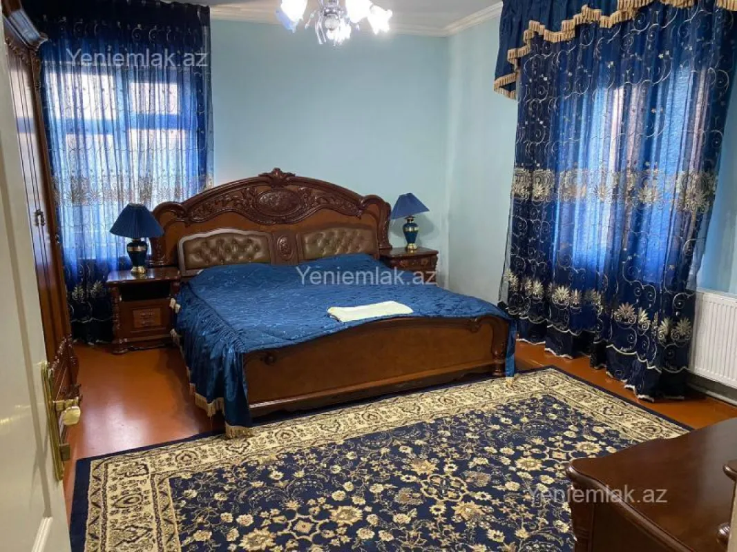 Satılır 7 otaqlı həyət evi 365 m²