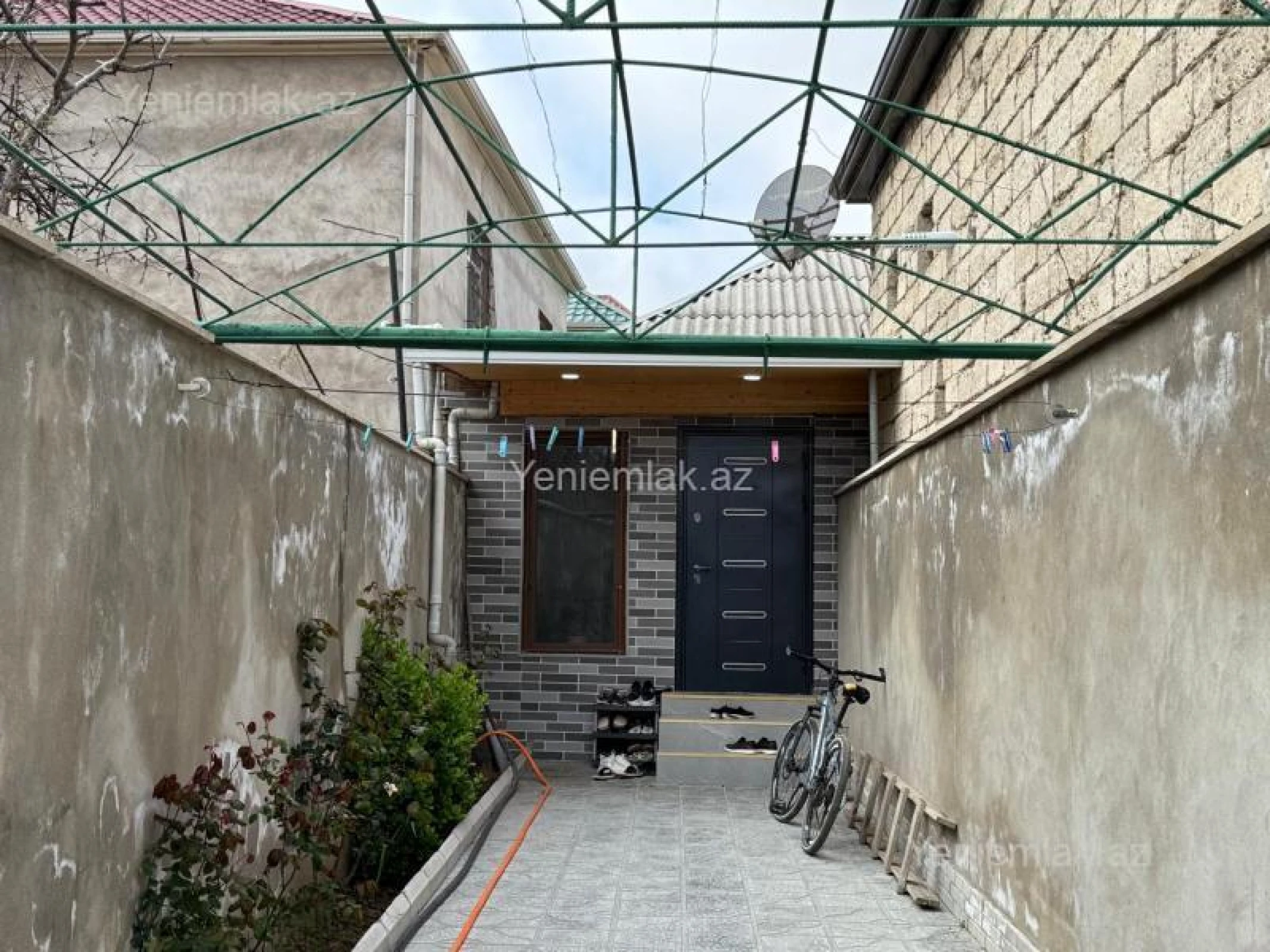Satılır 5 otaqlı həyət evi 140 m²