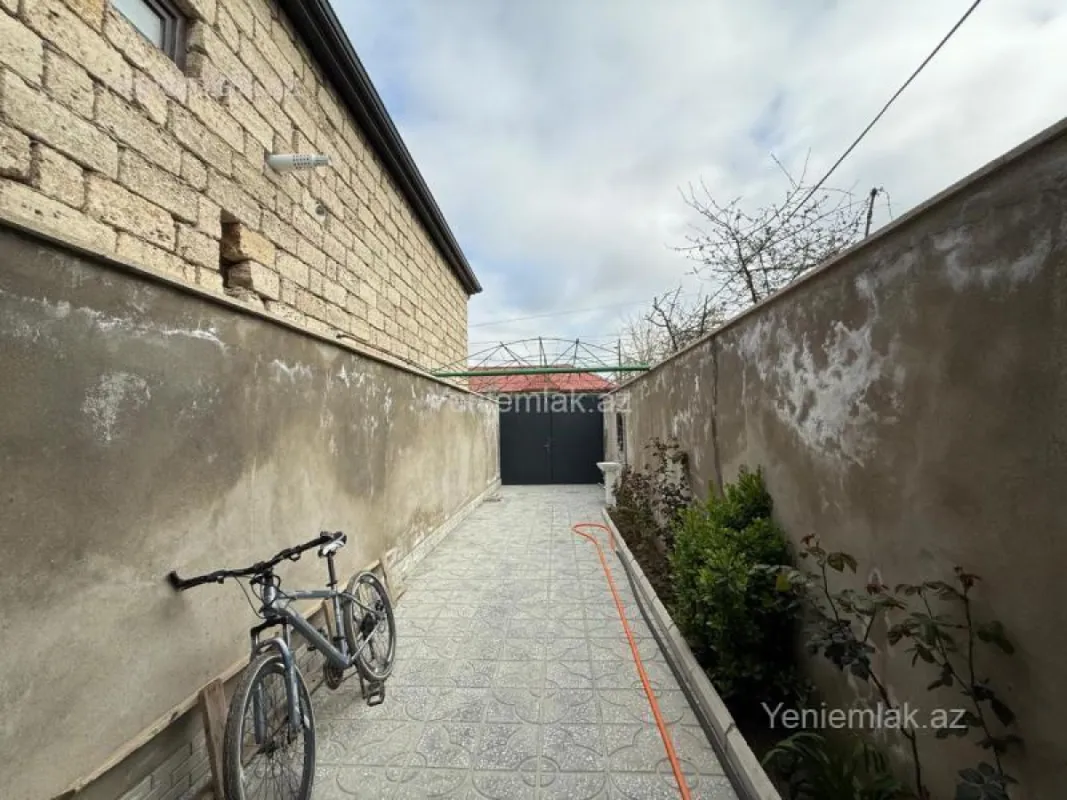 Satılır 5 otaqlı həyət evi 140 m²