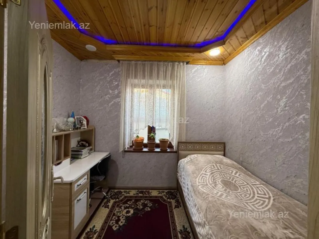 Satılır 5 otaqlı həyət evi 140 m²