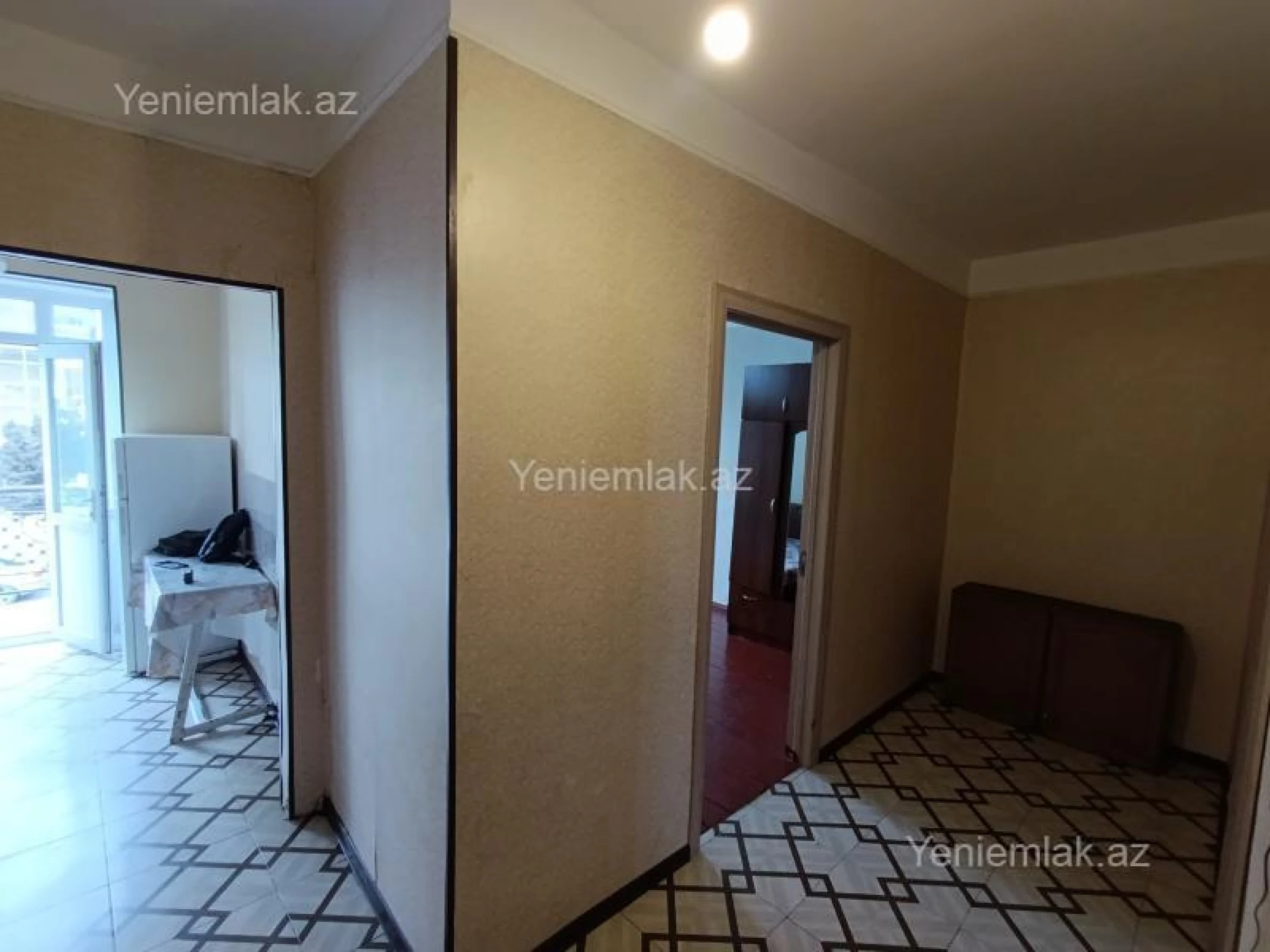 Satılır 2 otaqlı köhnə tikili 62 m²