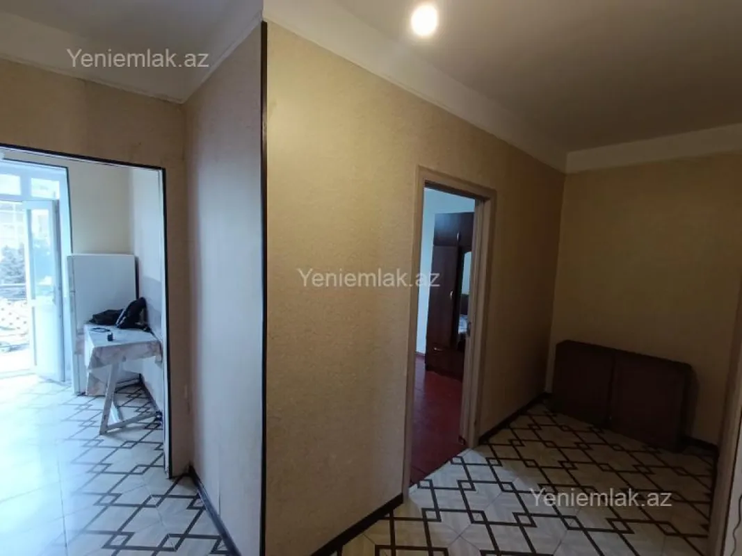 Satılır 2 otaqlı köhnə tikili 62 m²