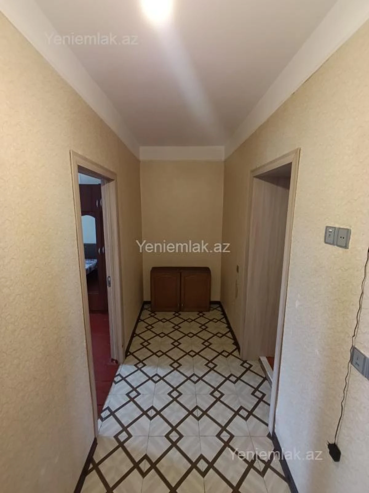Satılır 2 otaqlı köhnə tikili 62 m²