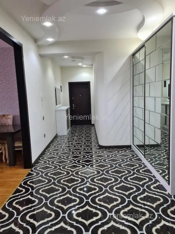 Satılır 3 otaqlı yeni tikili 136 m²