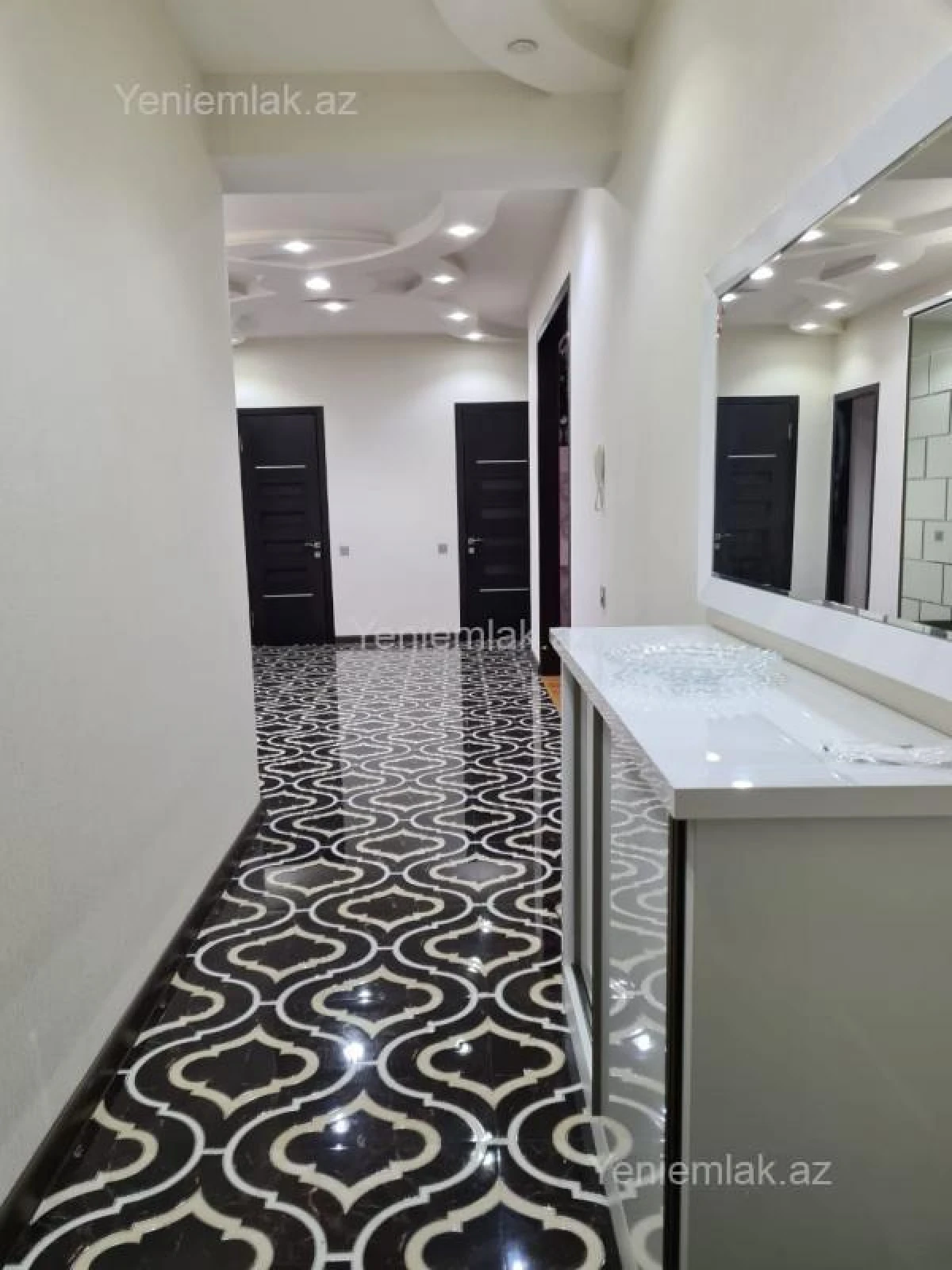 Satılır 3 otaqlı yeni tikili 136 m²