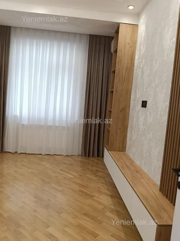 Satılır 3 otaqlı yeni tikili 110 m²