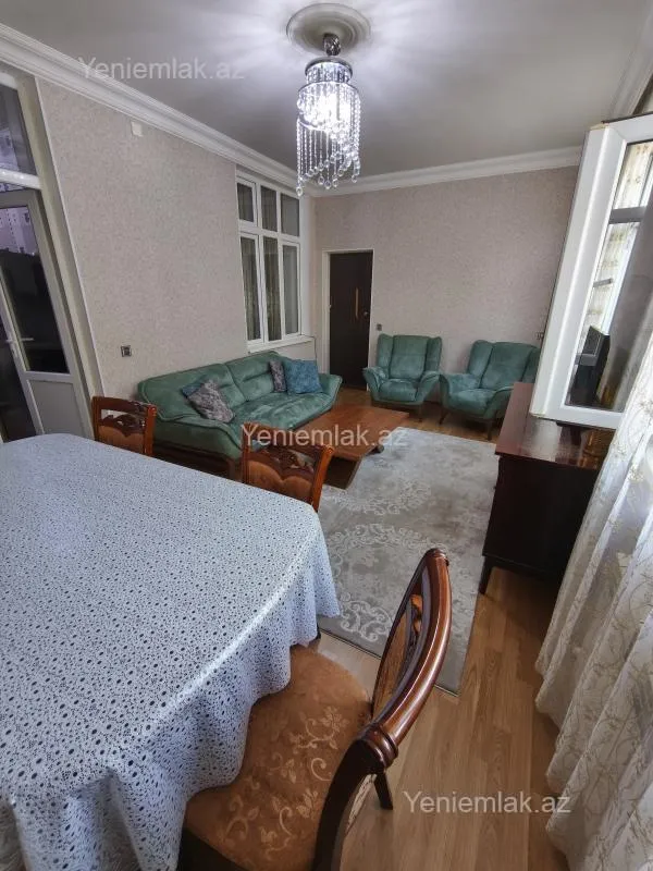 Satılır 3 otaqlı köhnə tikili 70 m²