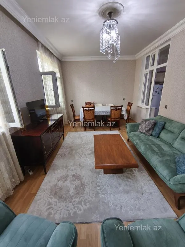 Satılır 3 otaqlı köhnə tikili 70 m²