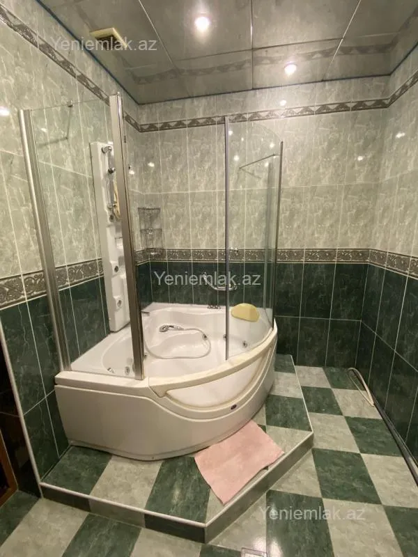 Satılır 3 otaqlı yeni tikili 160 m²