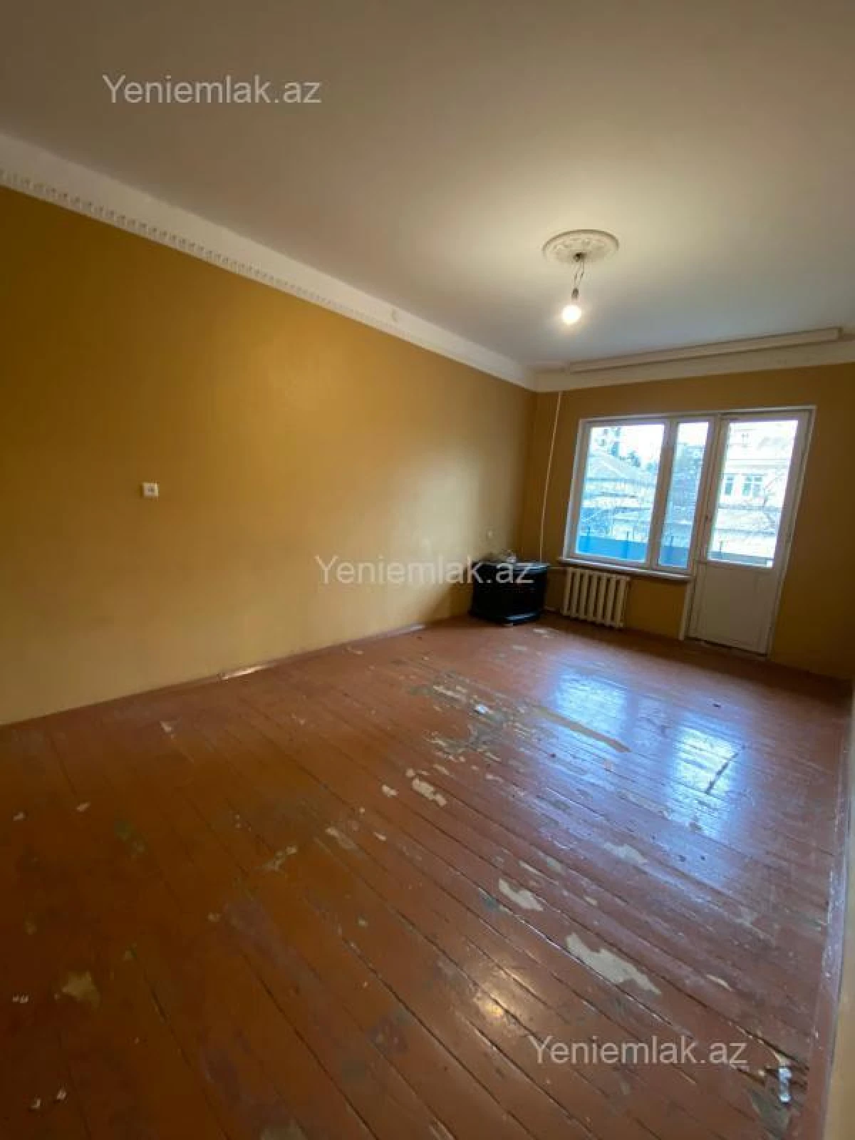 Satılır 3 otaqlı köhnə tikili 80 m²
