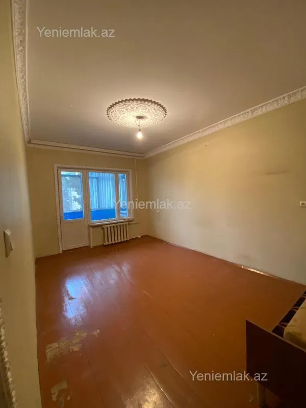 Satılır 3 otaqlı köhnə tikili 80 m²