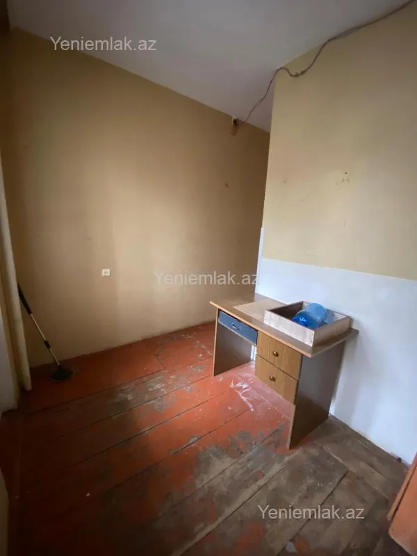Satılır 3 otaqlı köhnə tikili 80 m²
